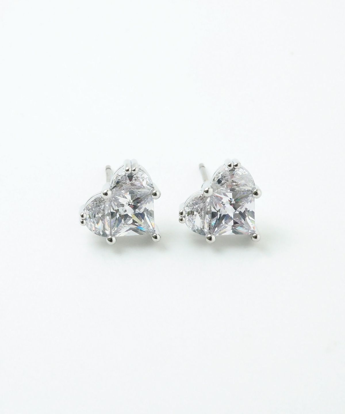【12月スーパーSALE 15%OFF】 キュービックハートシャイニーピアス【Dahlia】 【公式】MUK | ホワイトゴールド台