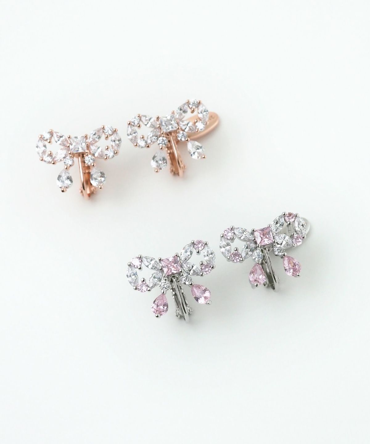 キュービックリボンシャイニーイヤリング【Dahlia】