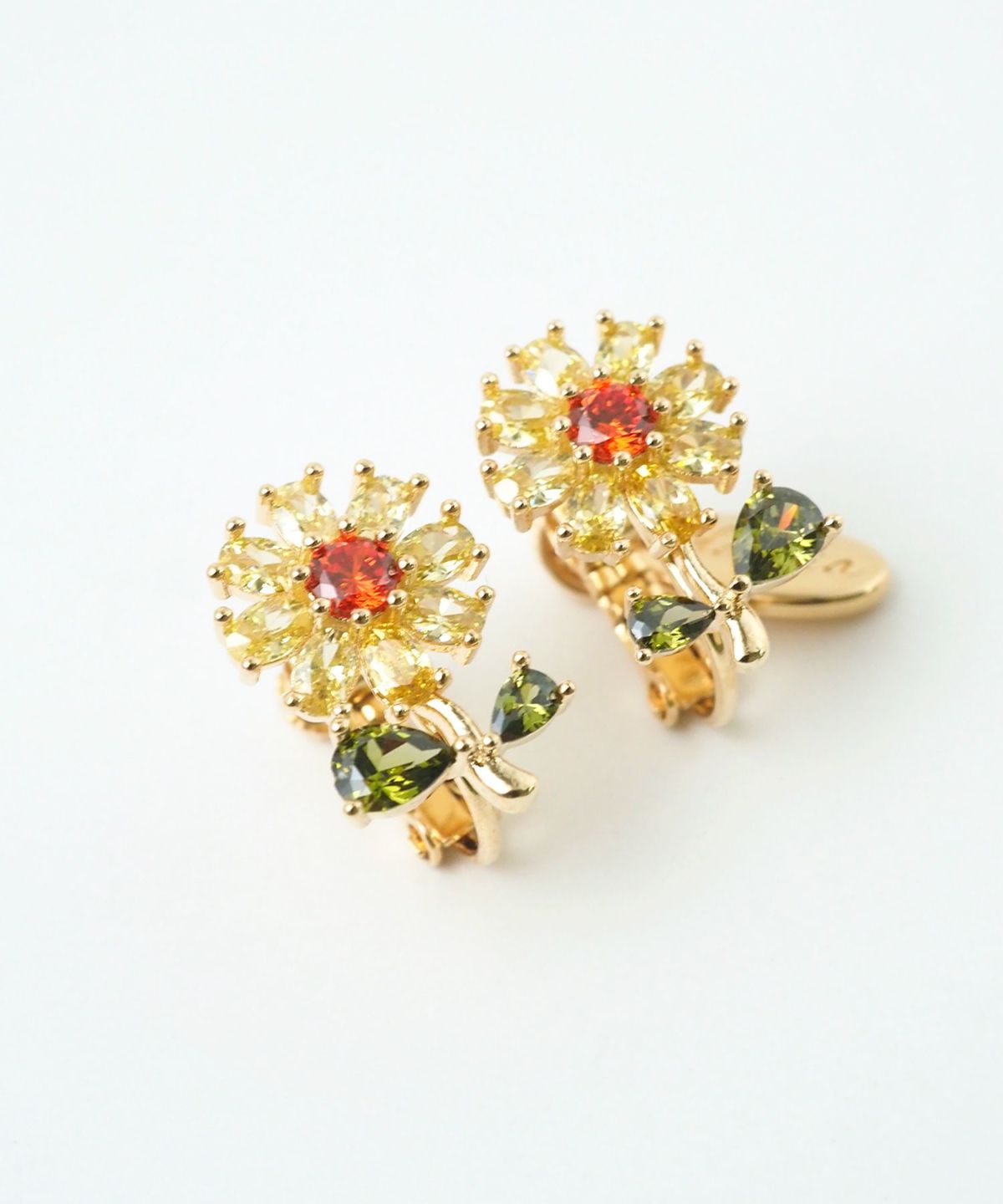 フィールドフラワーキュービックイヤリング【Dahlia】