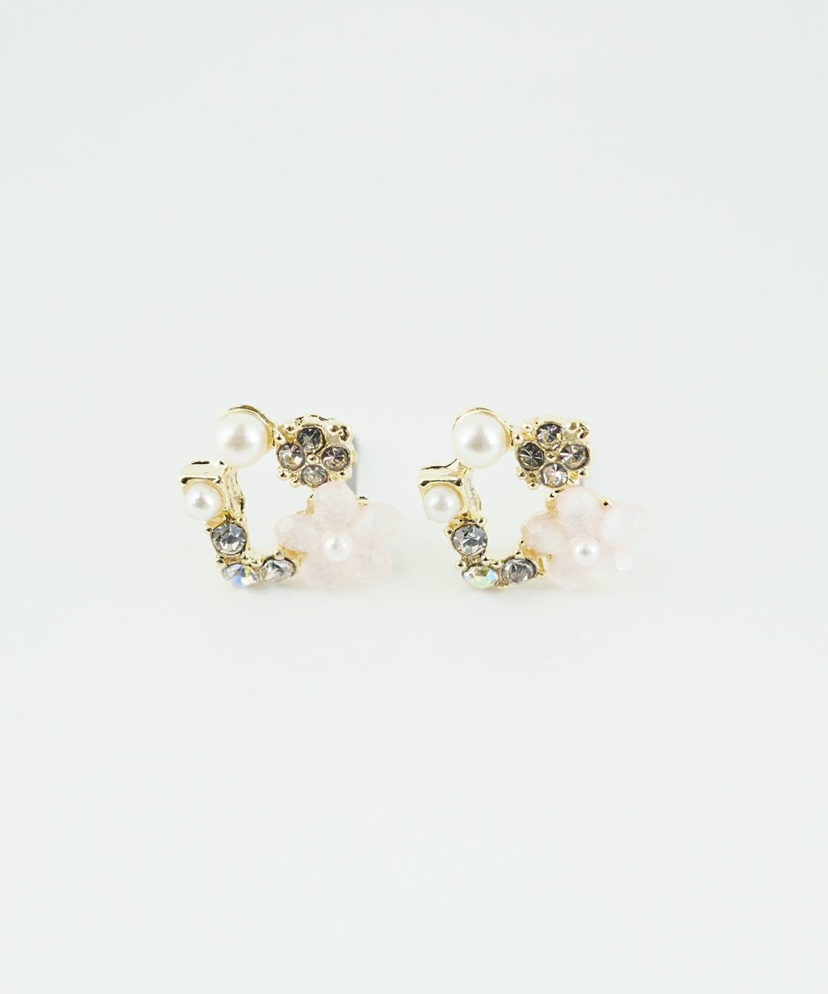 サークルフラワーチタンポストピアス