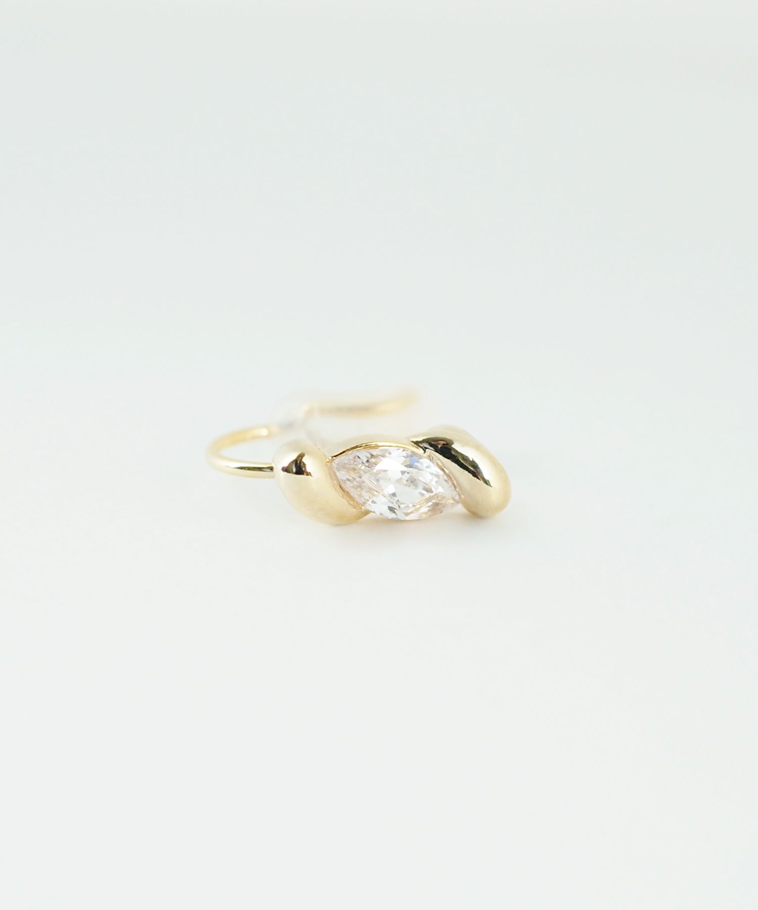 【web限定】ルミツイストジルコニアノンホールイヤリング【Lumirise】