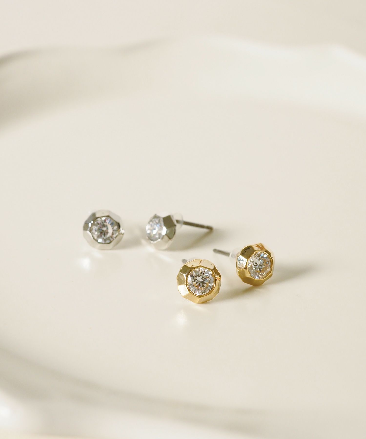 【web限定】ドームキュービックピュアチタンポストピアス