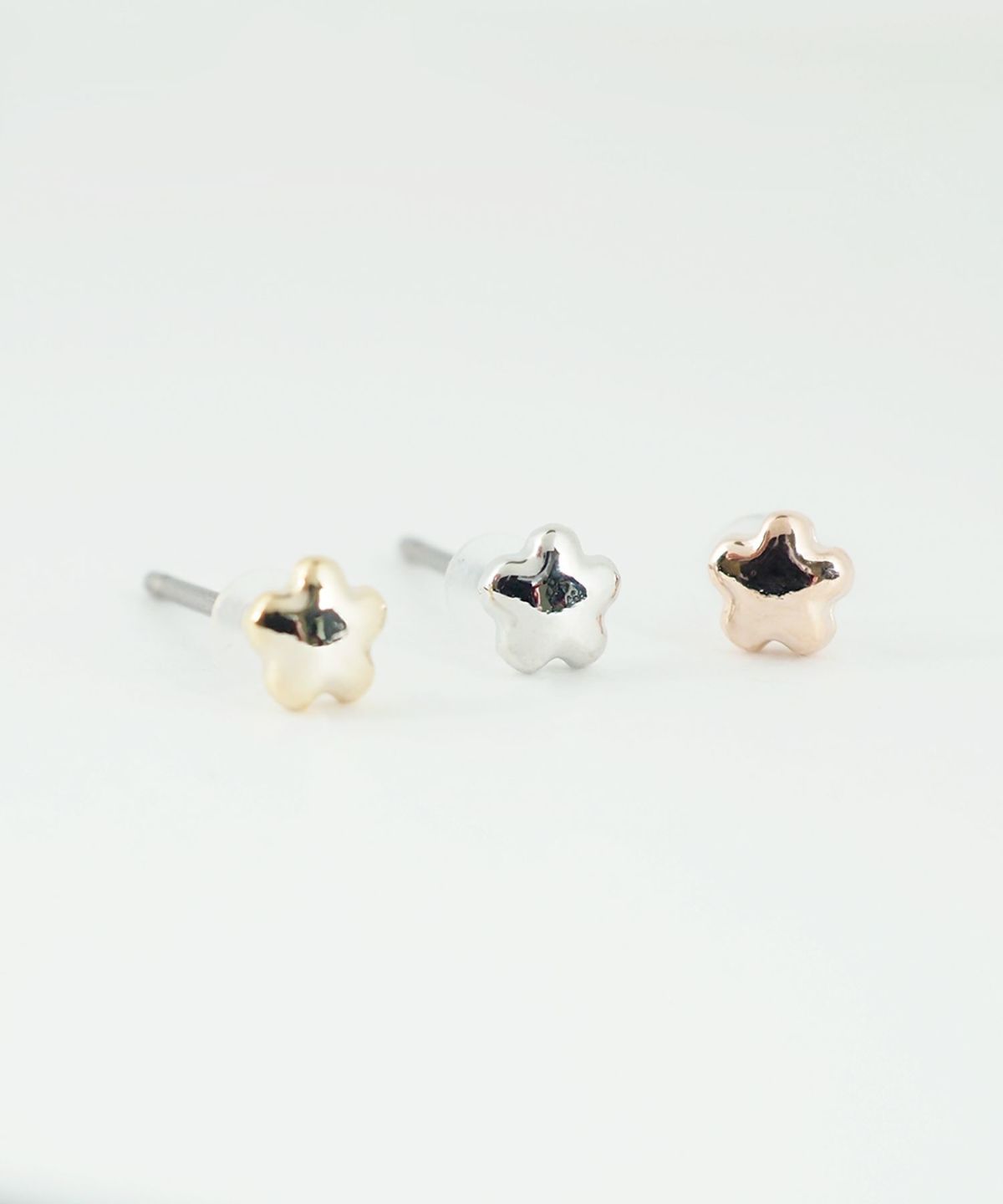 【web限定】ミニスターピュアチタンポストピアス