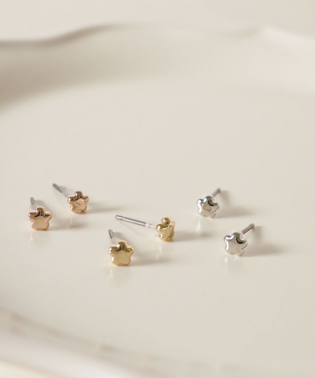 【web限定】ミニスターピュアチタンポストピアス