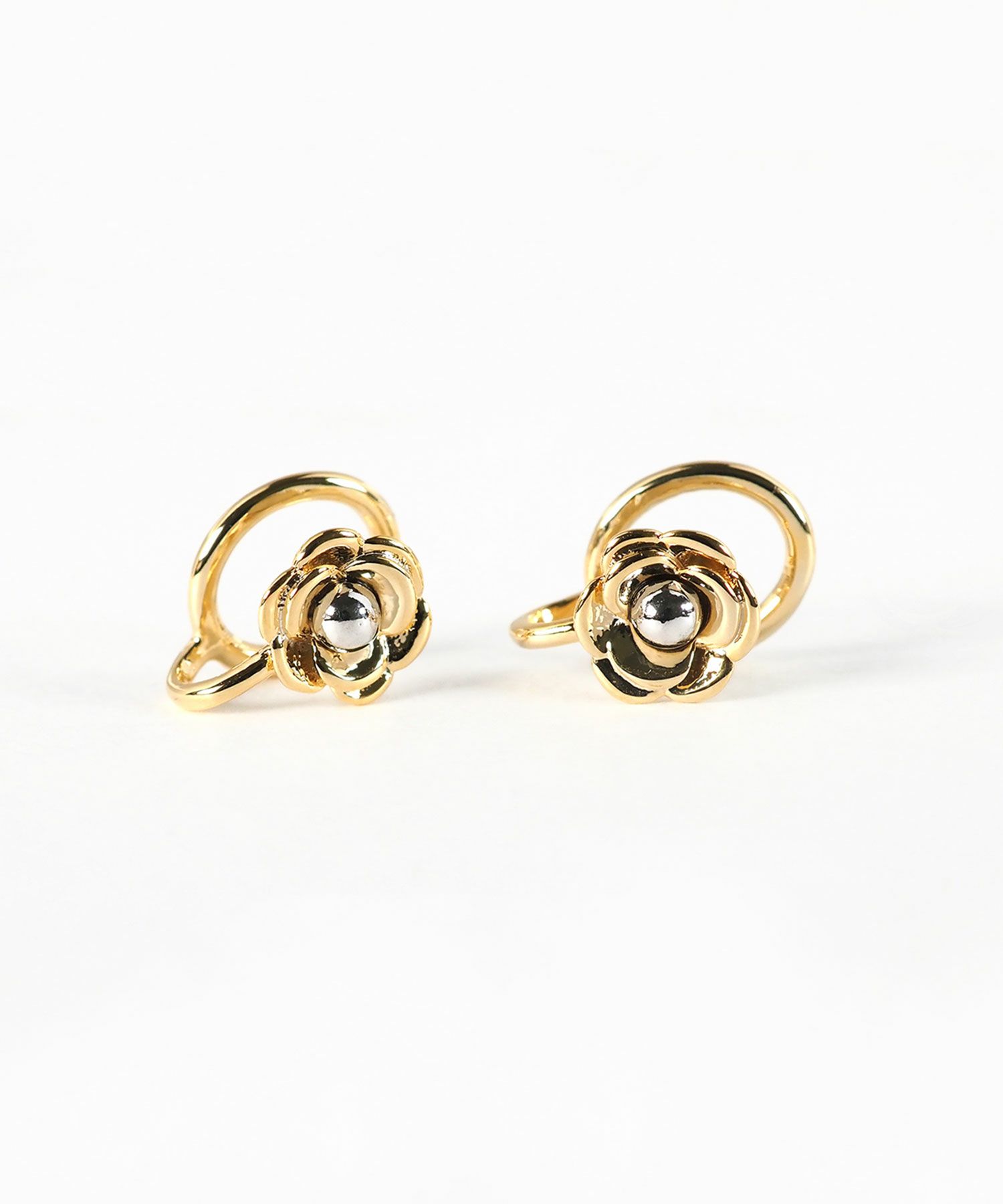 バイカラーフラワーラウンドメタルイヤリング2