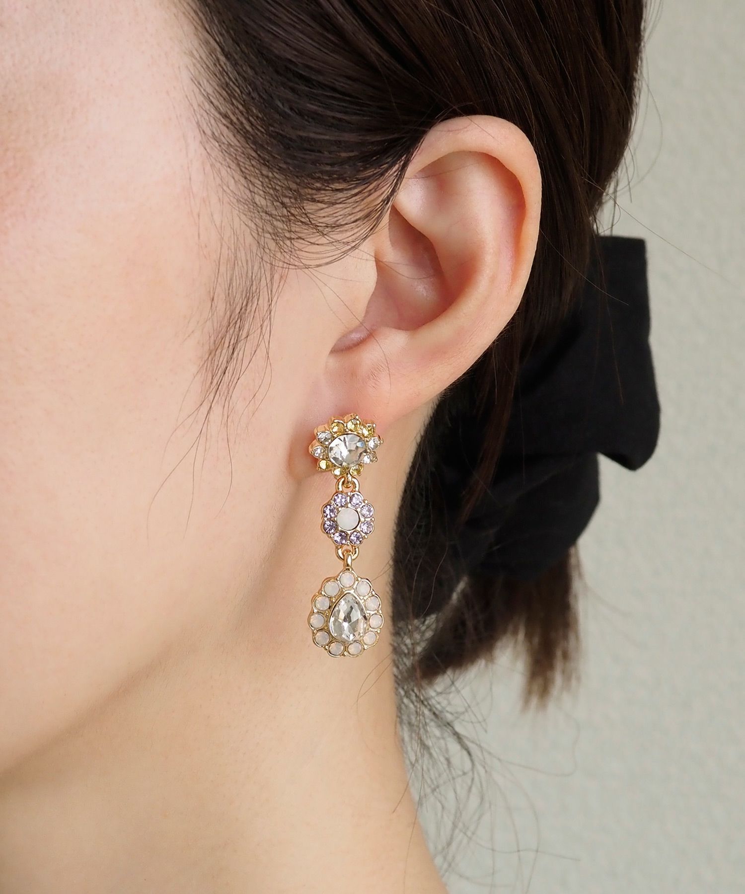 ターナリーフラワービジューチタンポストピアス