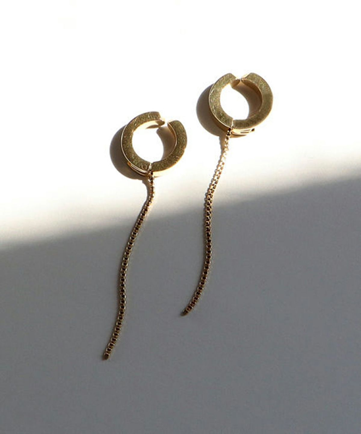 ナローチェーンワンタッチサージカルステンレスイヤリング