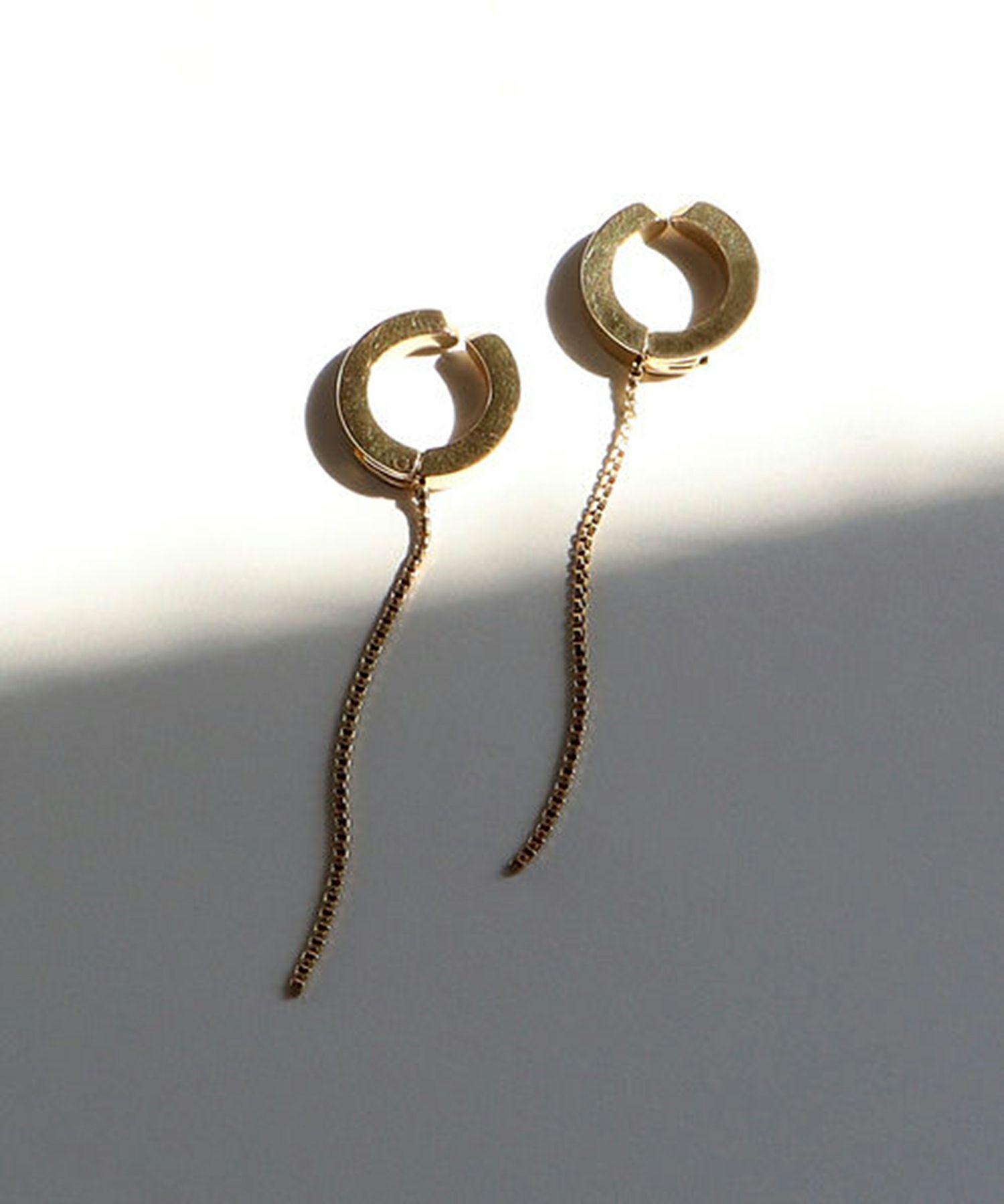 ナローチェーンワンタッチサージカルステンレスイヤリング