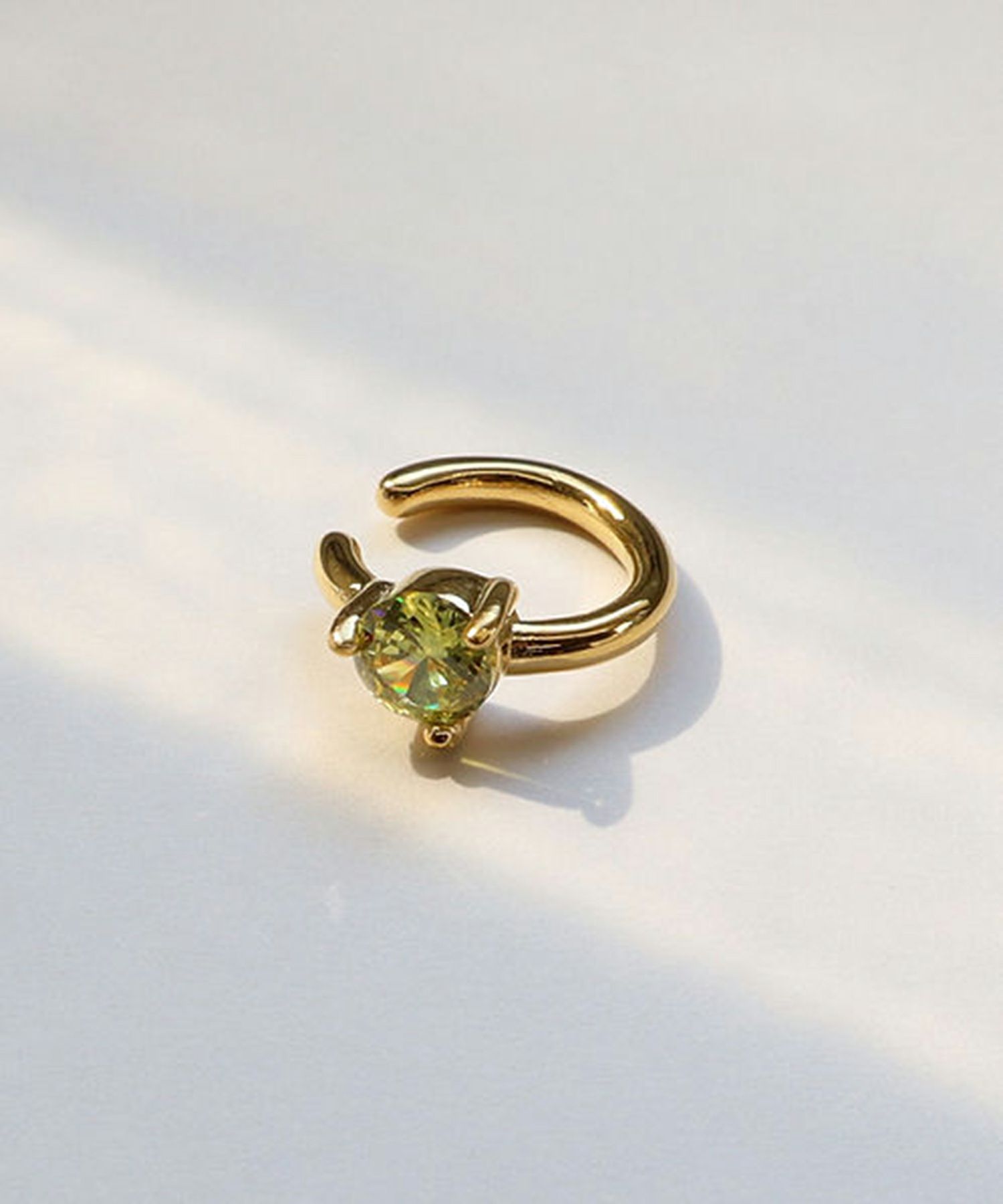 ラウンドキュービックサージカルステンレスイヤーカフ