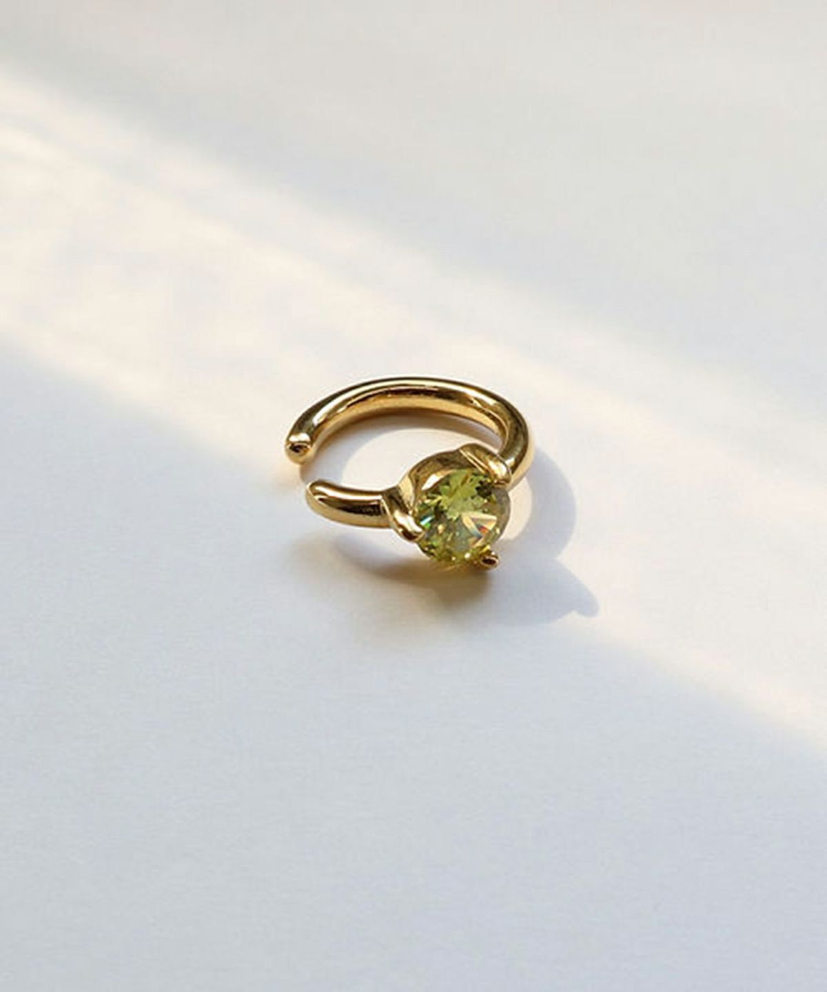 ラウンドキュービックサージカルステンレスイヤーカフ