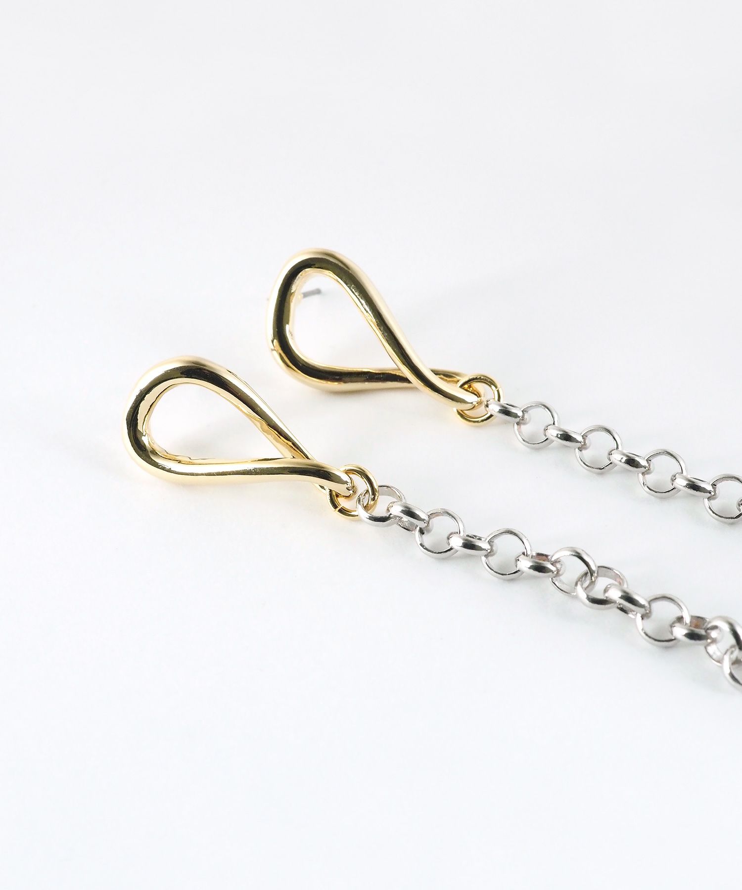 ドロップメタル×チェーンピアス【MUK lucenzio】