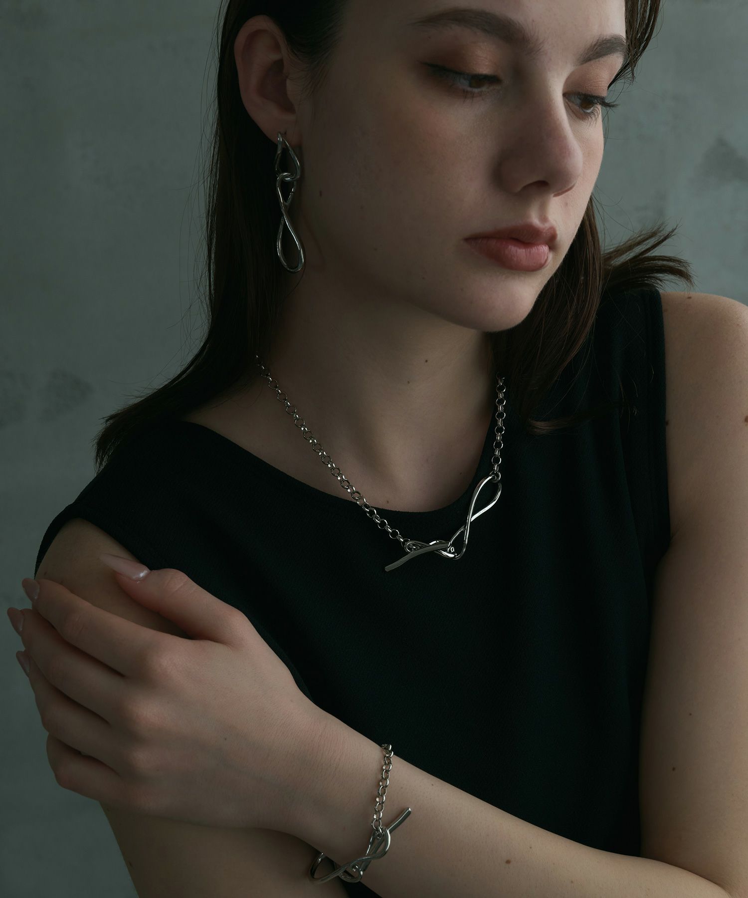 ドロップメタルボリュームピアス【MUK lucenzio】