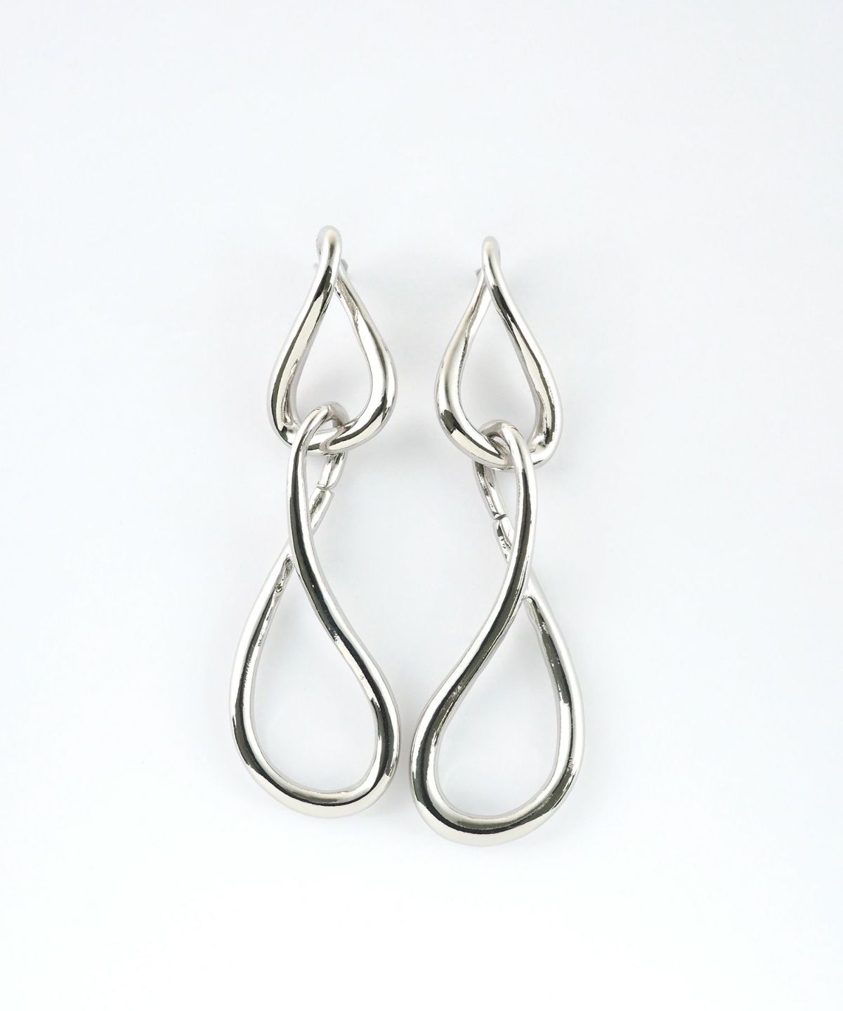 ドロップメタルボリュームピアス【MUK lucenzio】