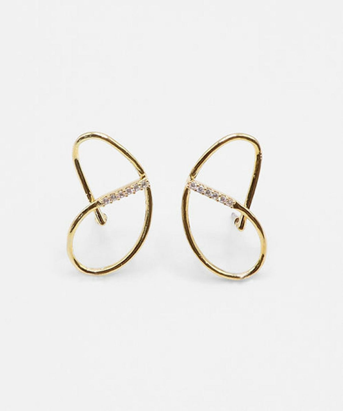 リニアカールキュービックチタンポストピアス