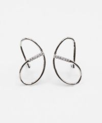 リニアカールキュービックチタンポストピアス