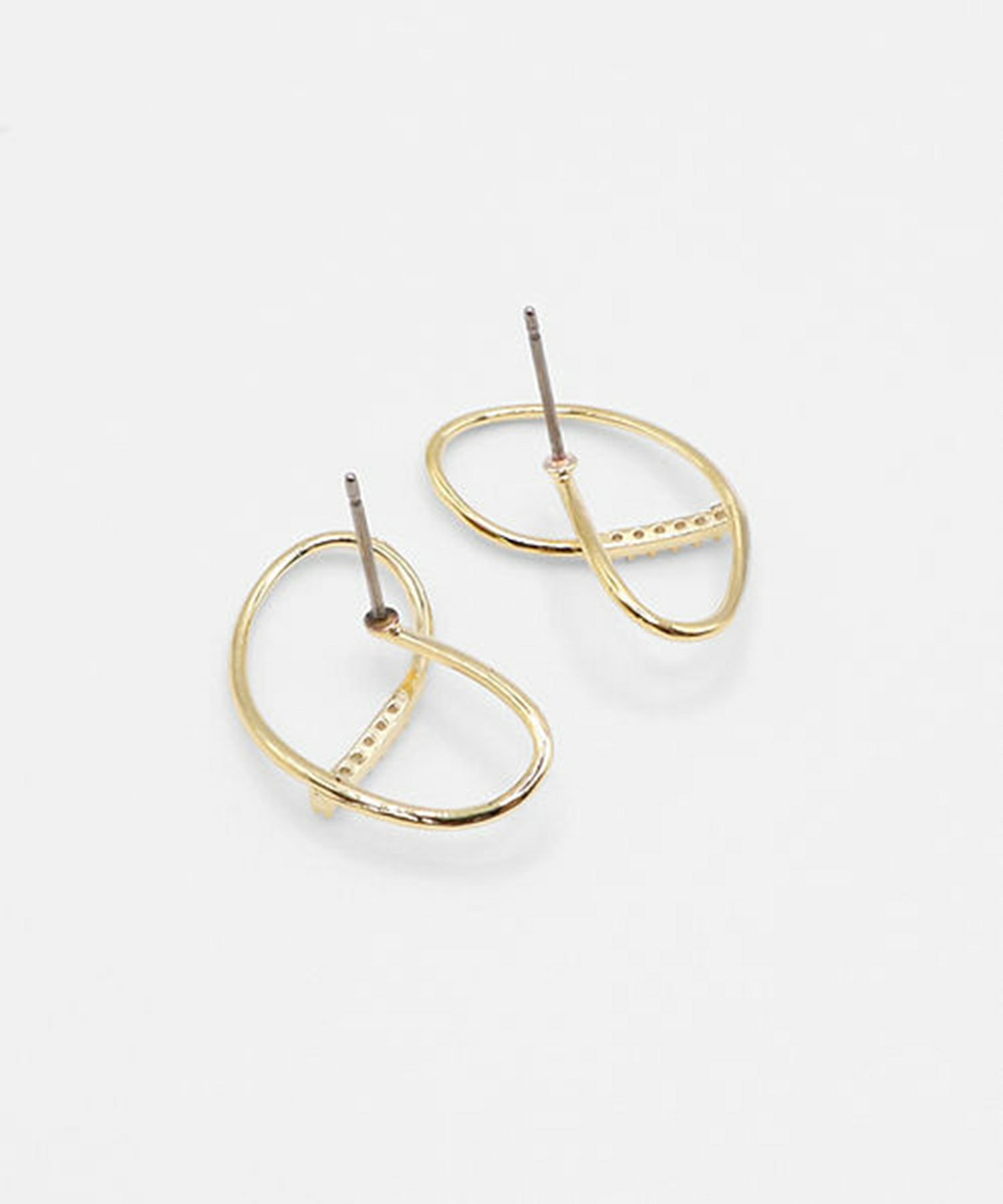 リニアカールキュービックチタンポストピアス