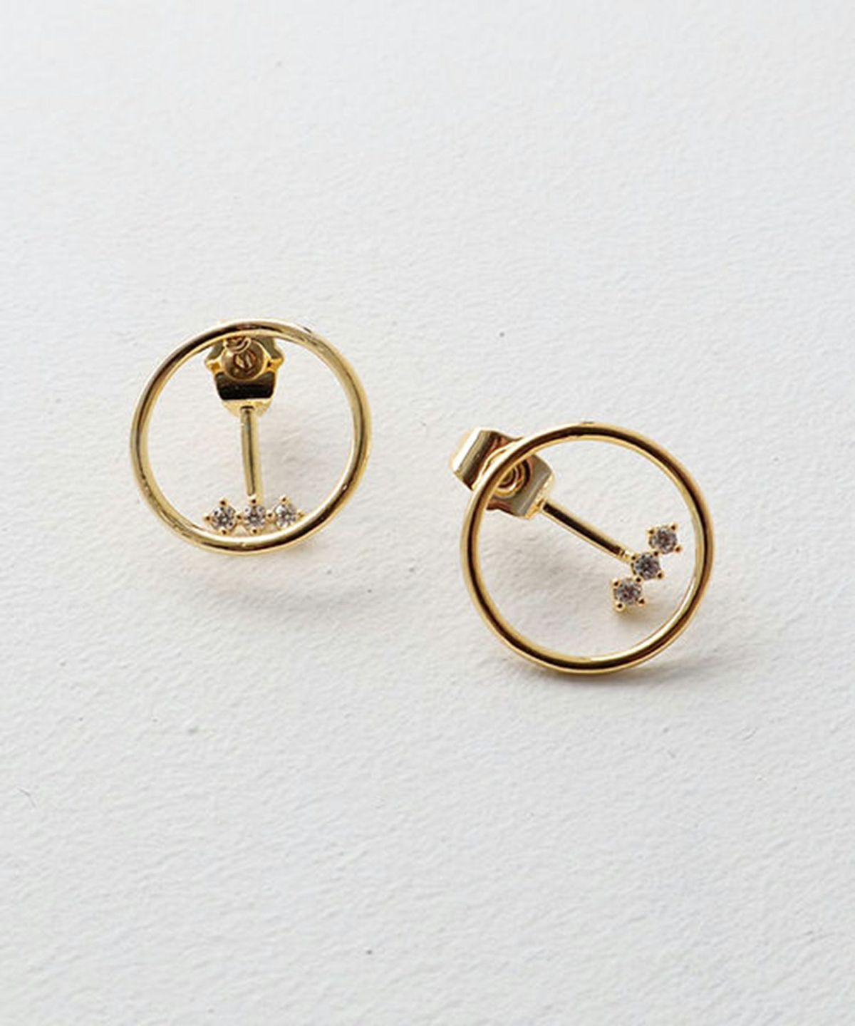 バックキャッチラウンドチタンポストピアス