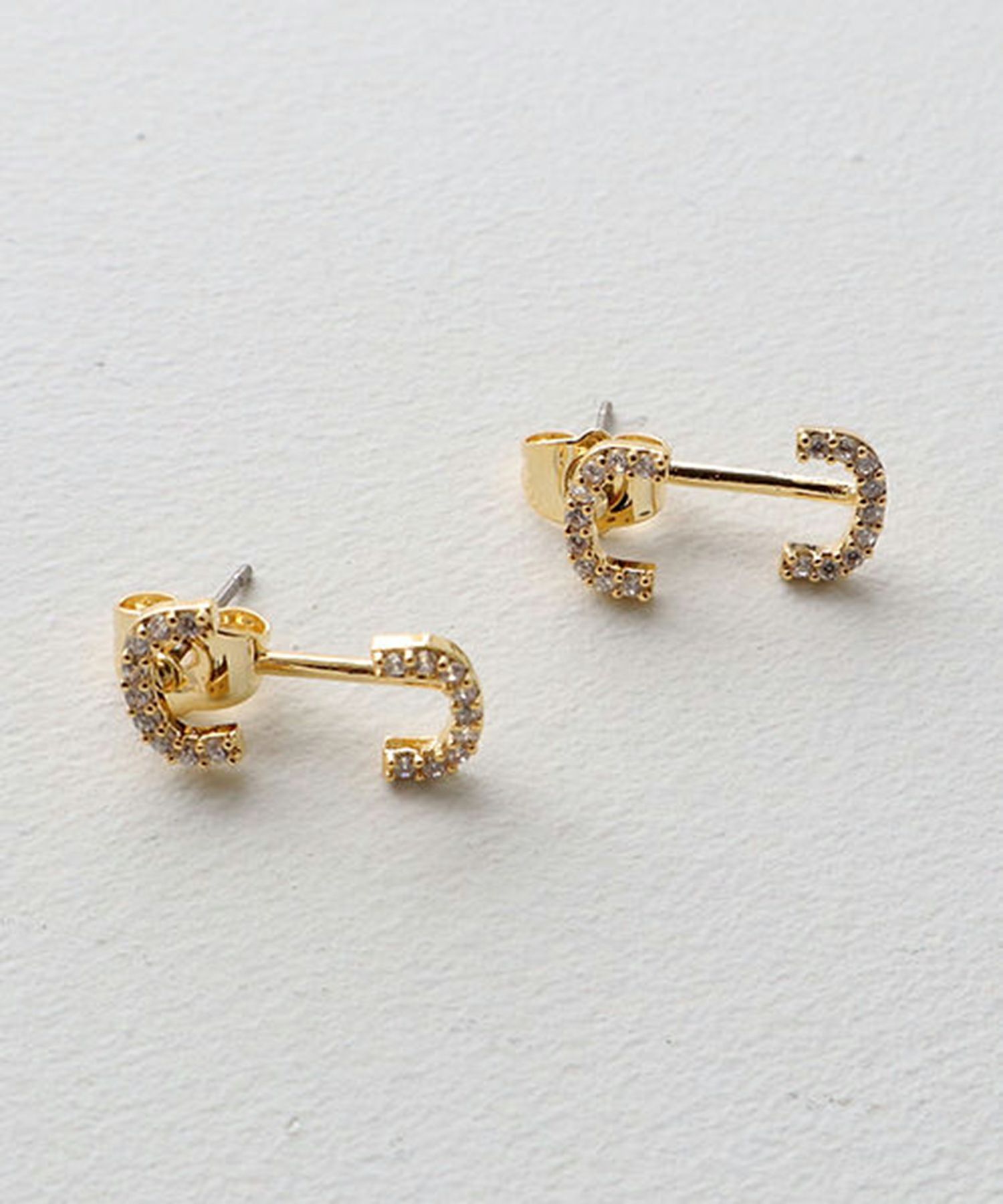 バックキャッチカーブチタンポストピアス