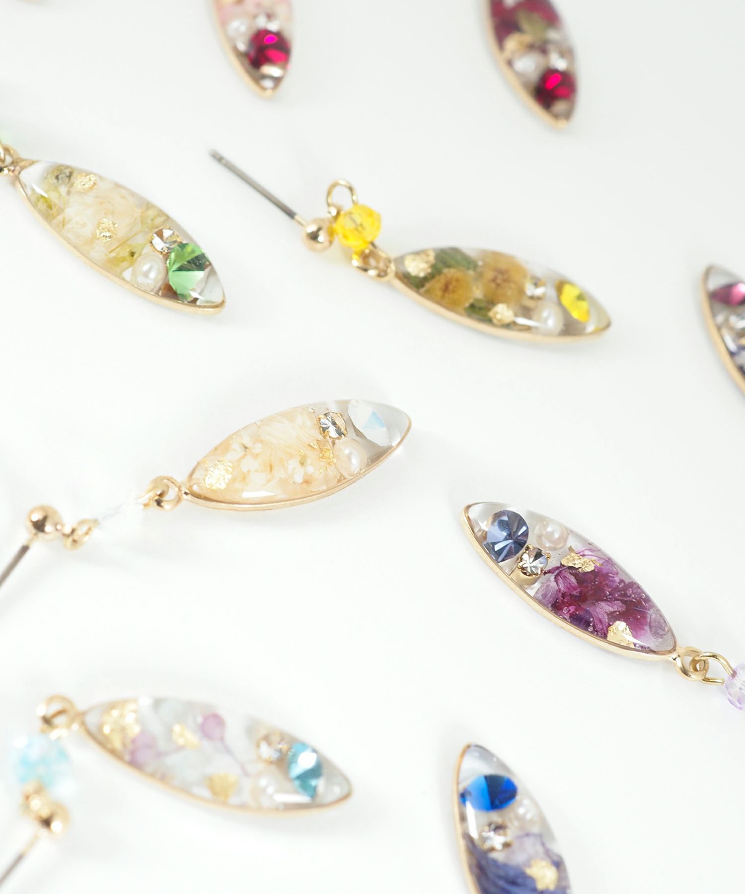 ドライフラワーバースストーンチタンポストピアス