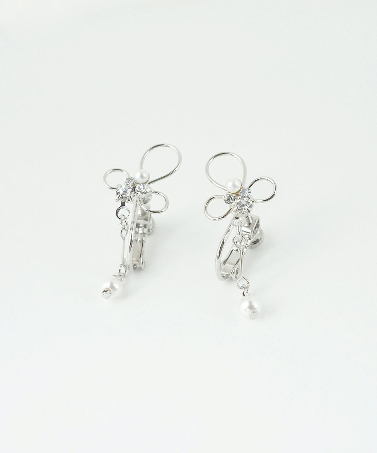 ワイヤーフラワービジューイヤリング