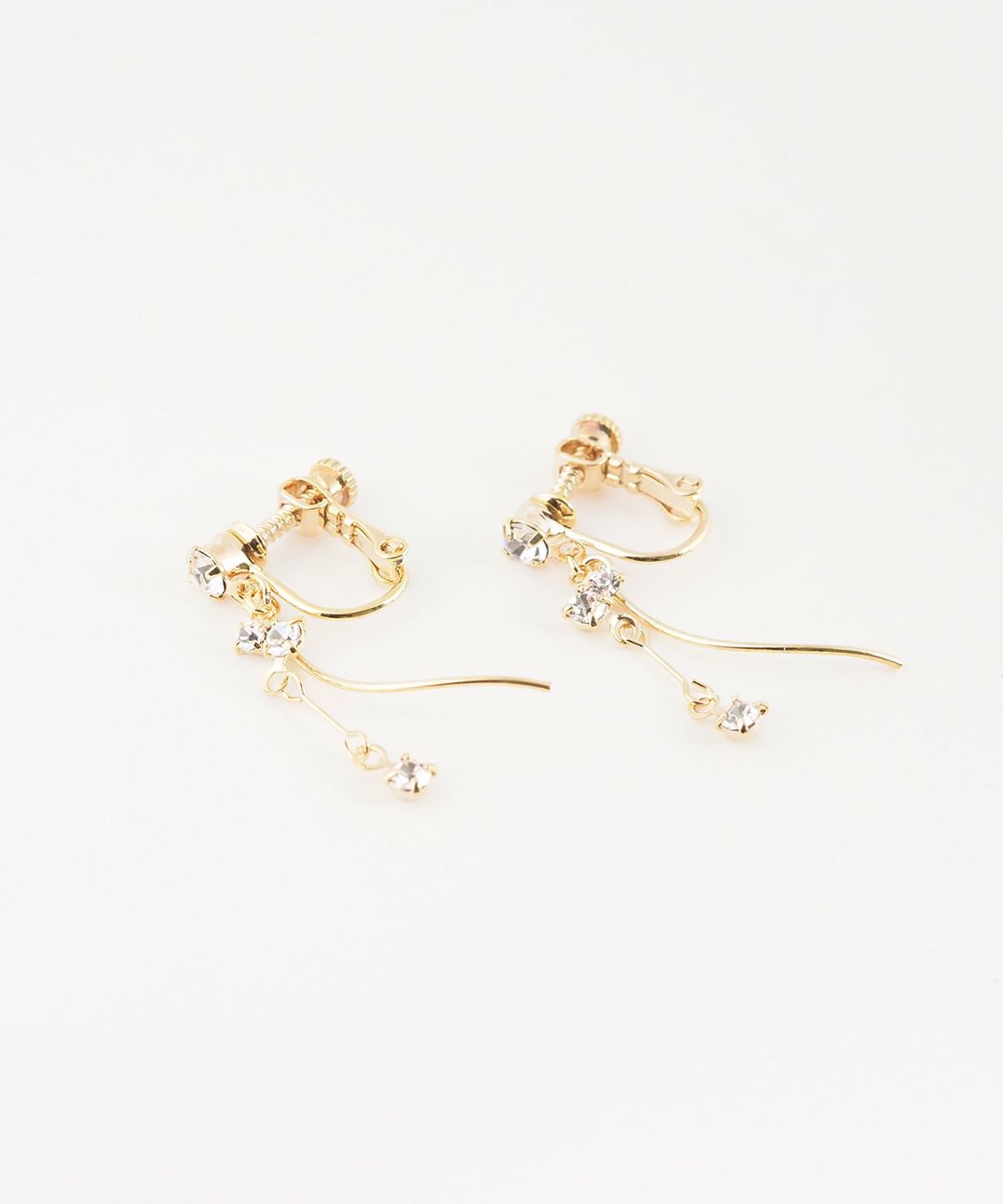 ウェーブラインビジューイヤリング