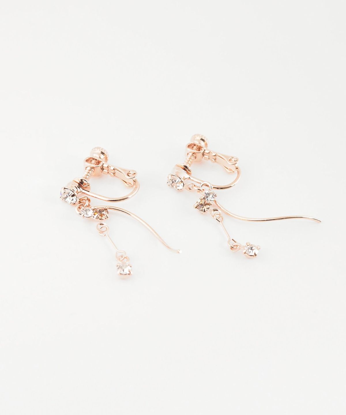 ウェーブラインビジューイヤリング