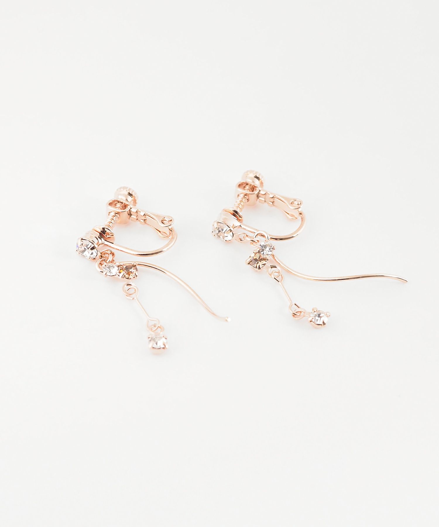 ウェーブラインビジューイヤリング