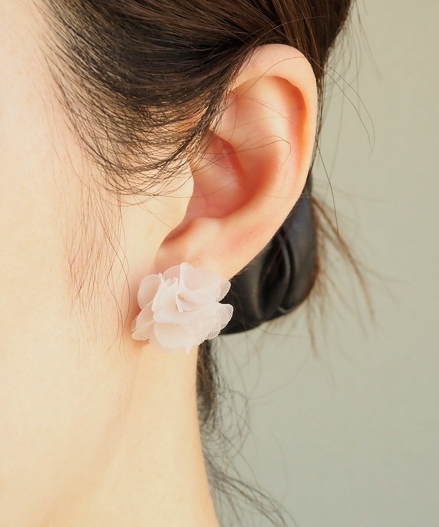 オーガンジーフラワーステンレスポストセットピアス