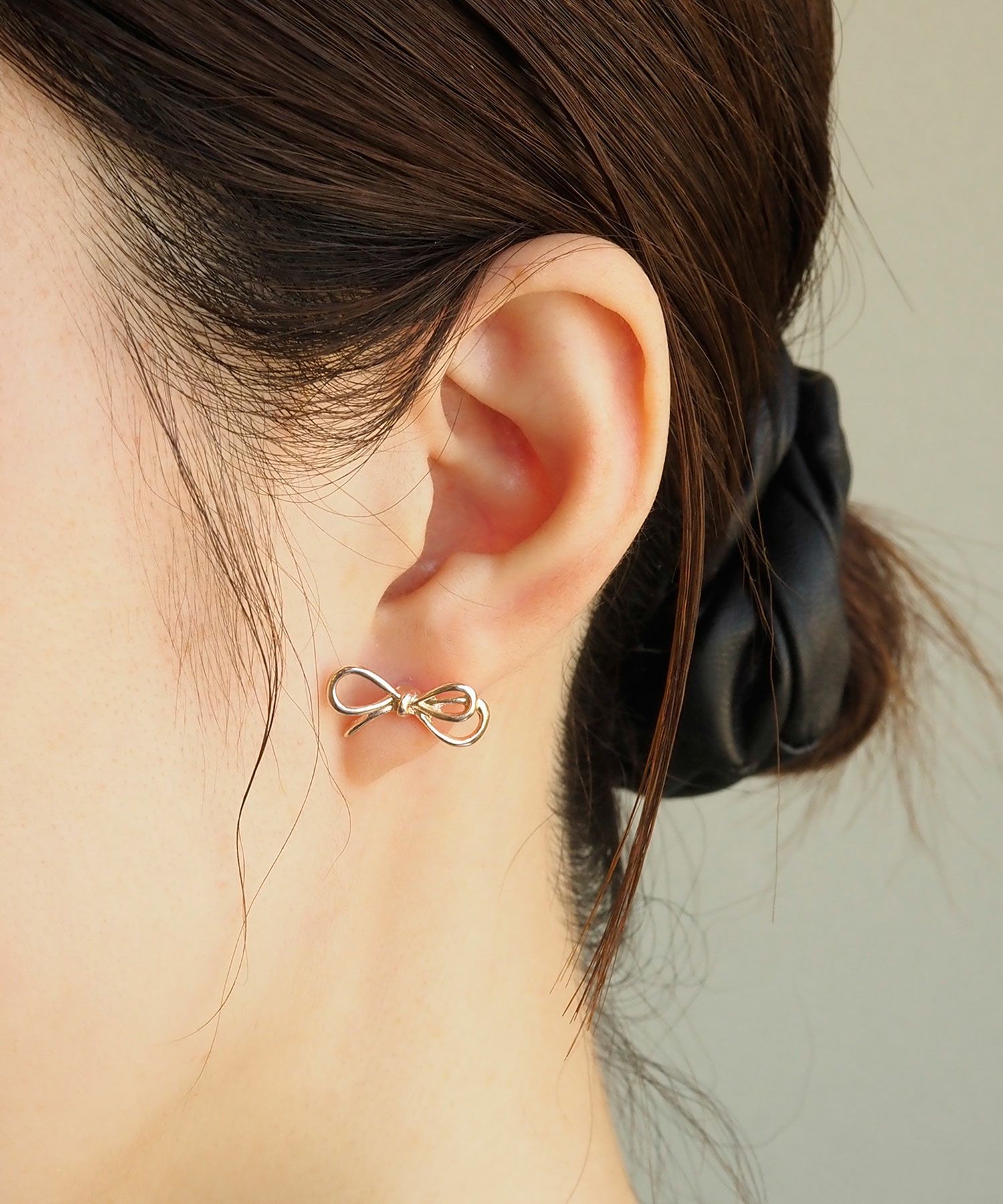 リボンノット抗菌樹脂ポストピアス