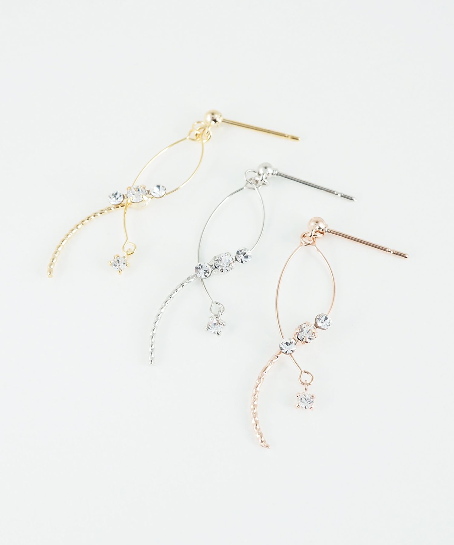 ウェーブラインビジューピアス