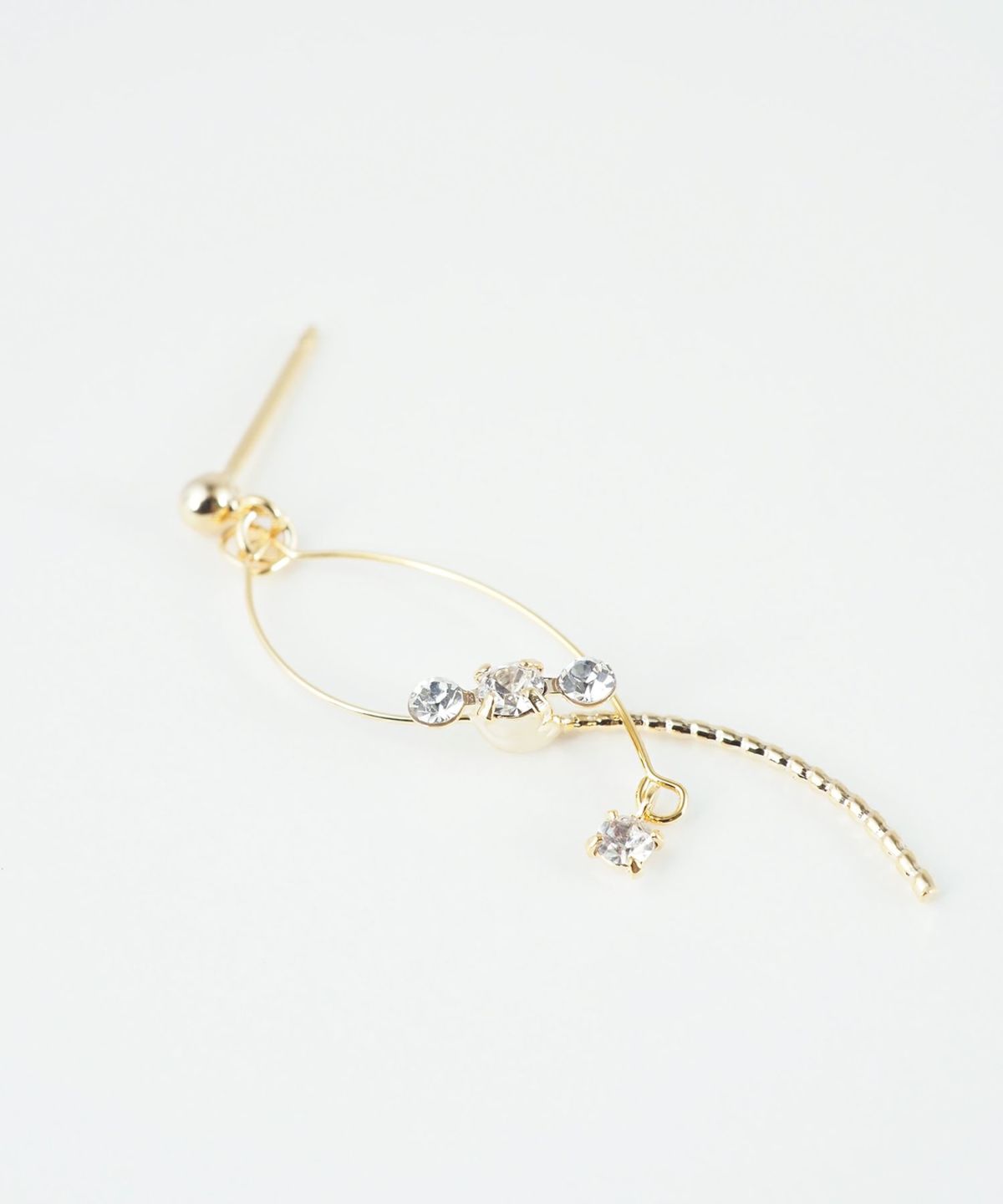 ウェーブラインビジューピアス