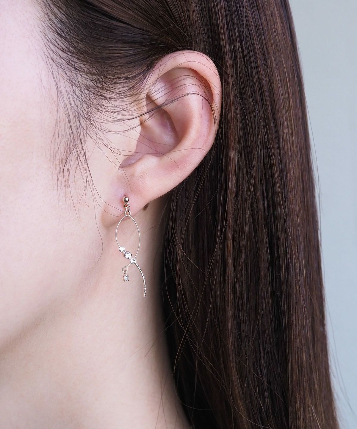 ウェーブラインビジューピアス