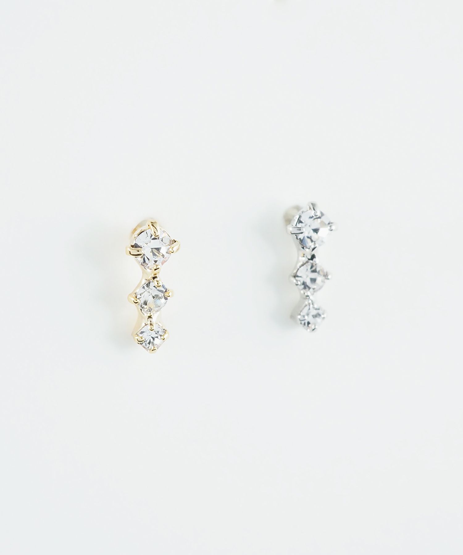 トリプルラインストーンピアス