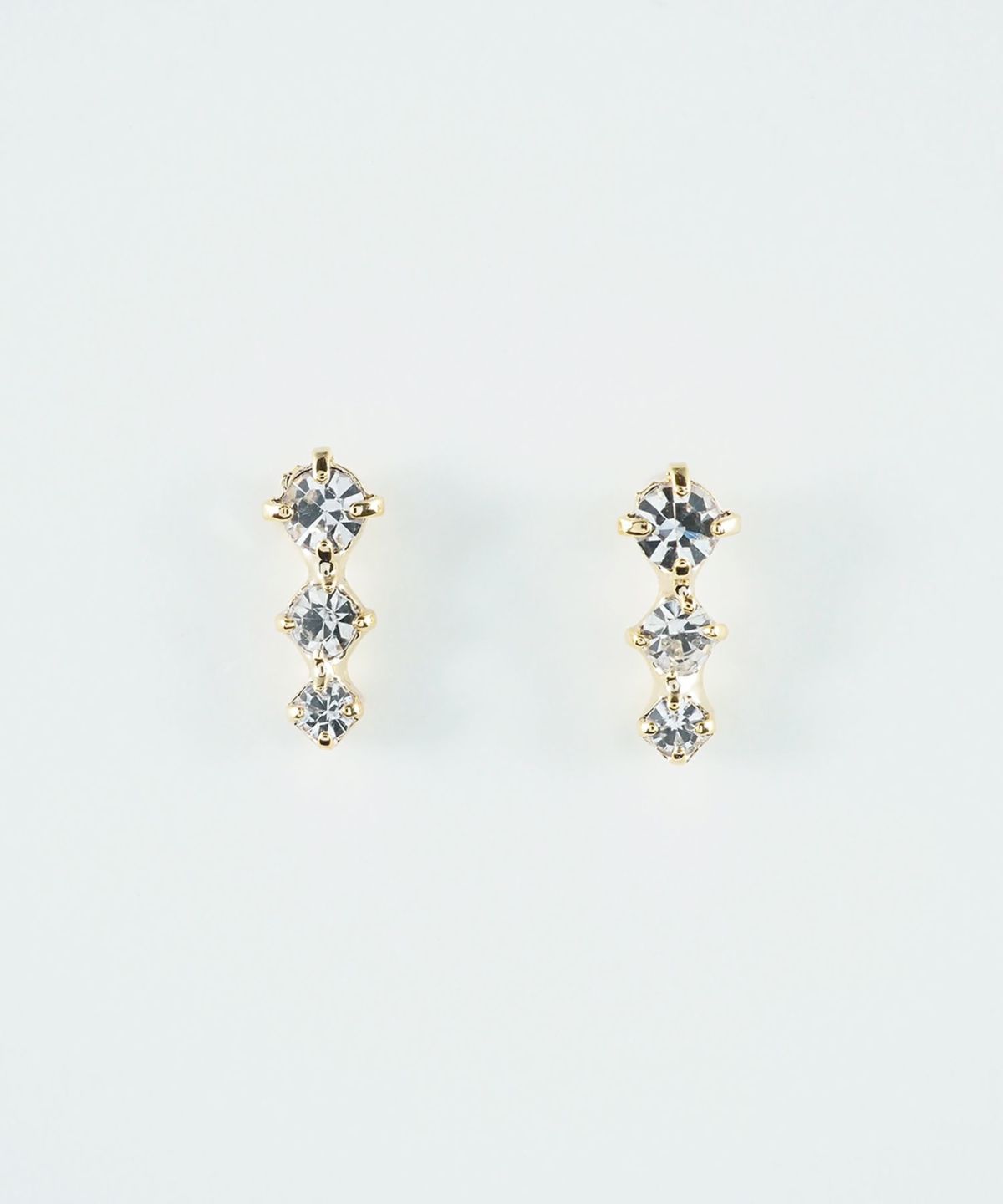 トリプルラインストーンピアス