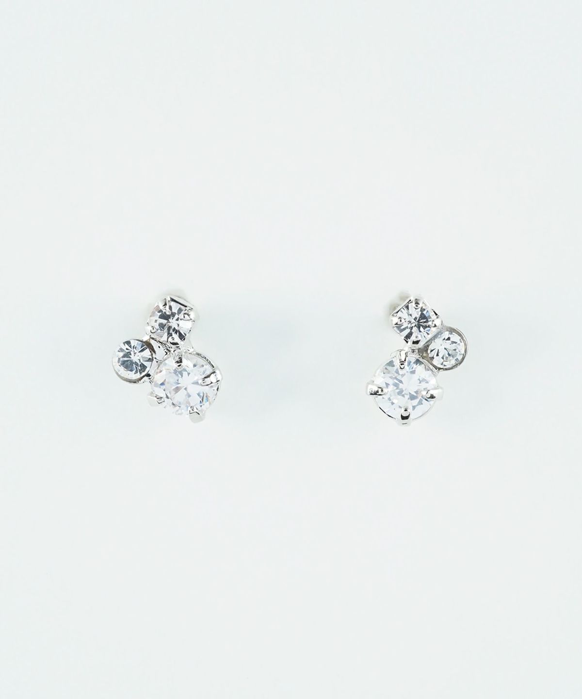 3連ラインストーンミニピアス