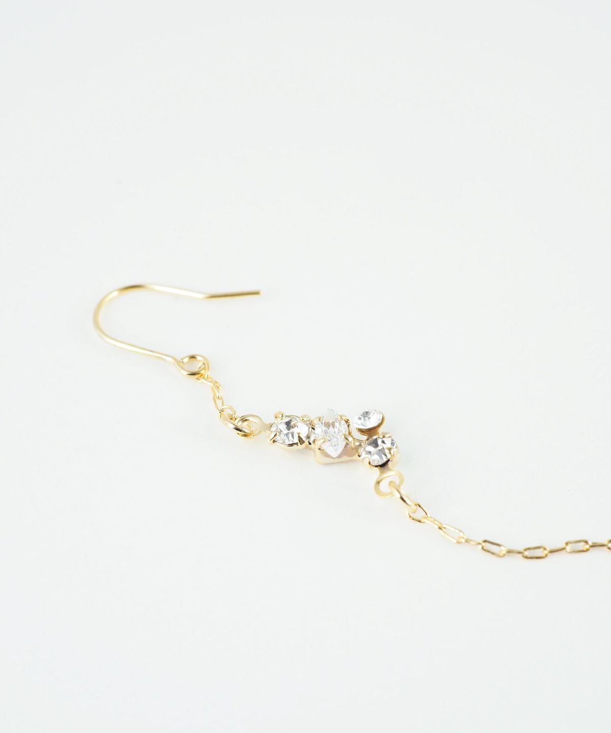 ビジューチェーンフックピアス