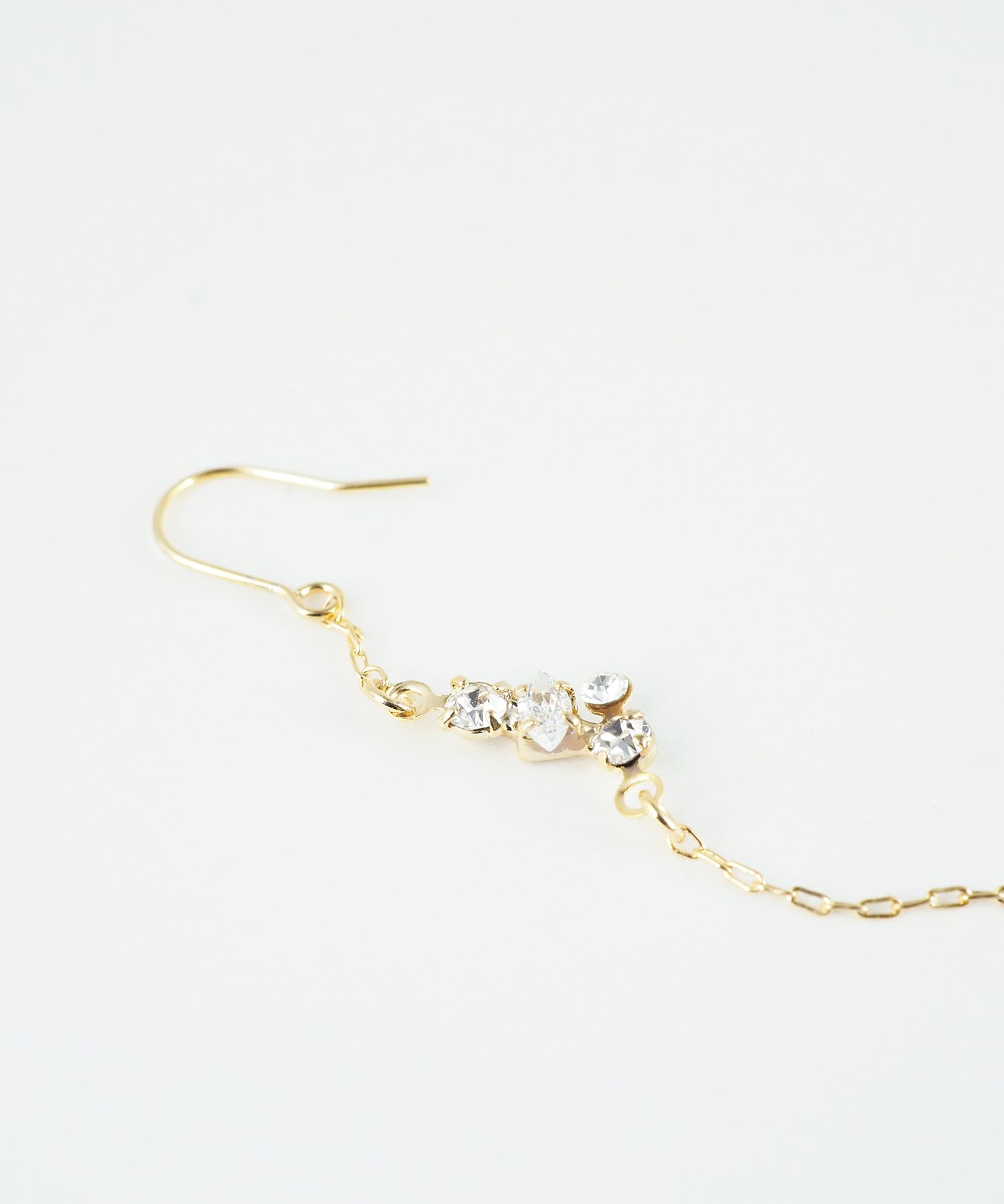 ビジューチェーンフックピアス