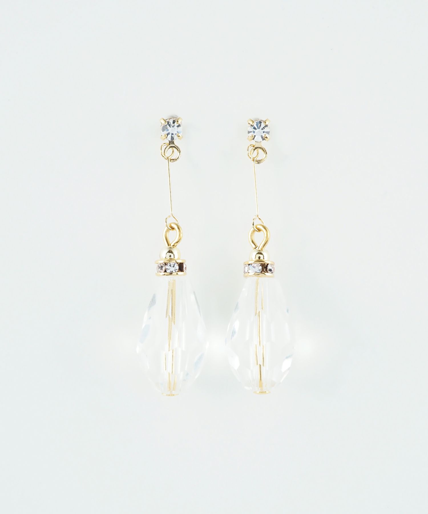 カットビーズチタンポストピアス