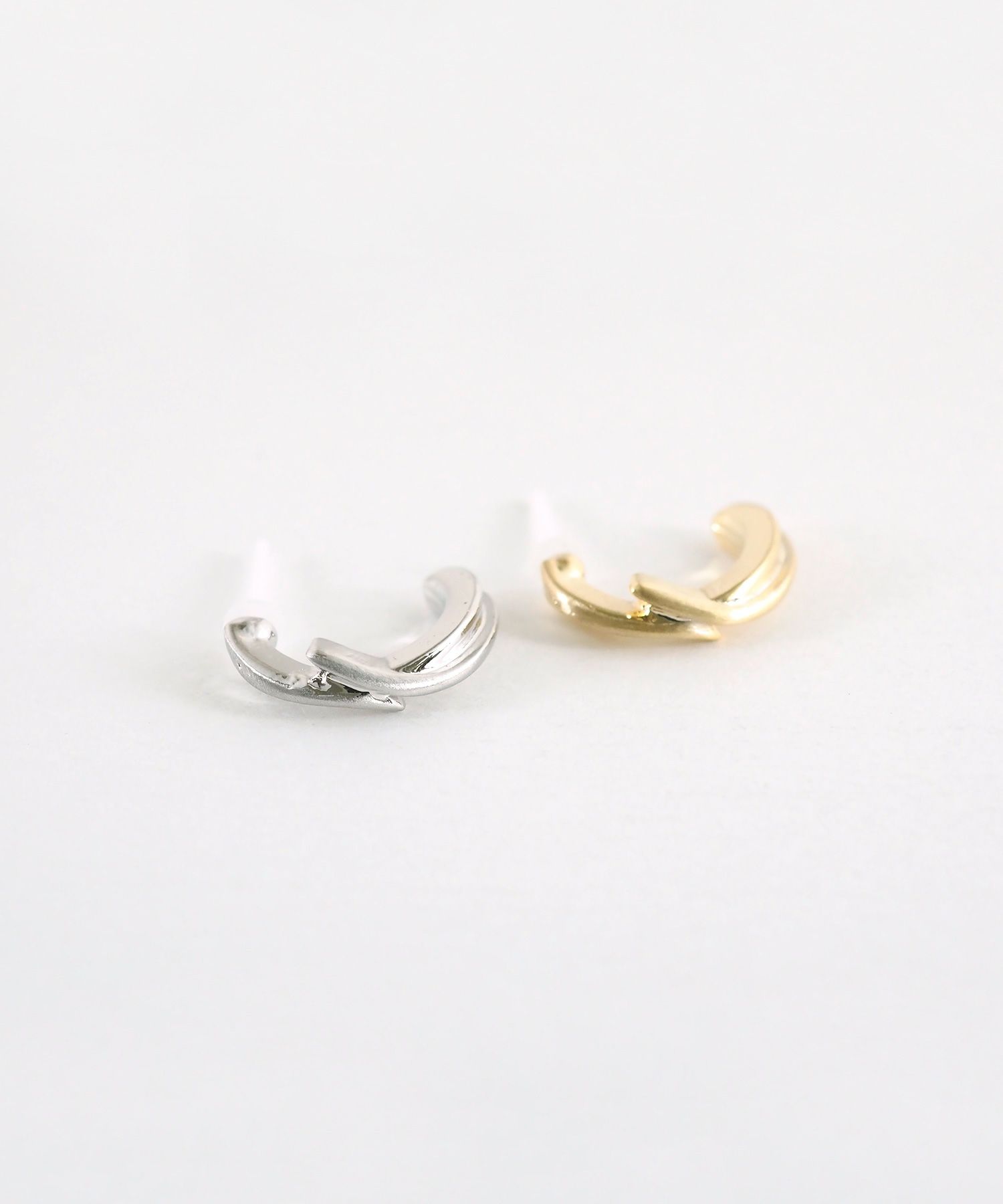 スライドラインフープセラミックポストピアス