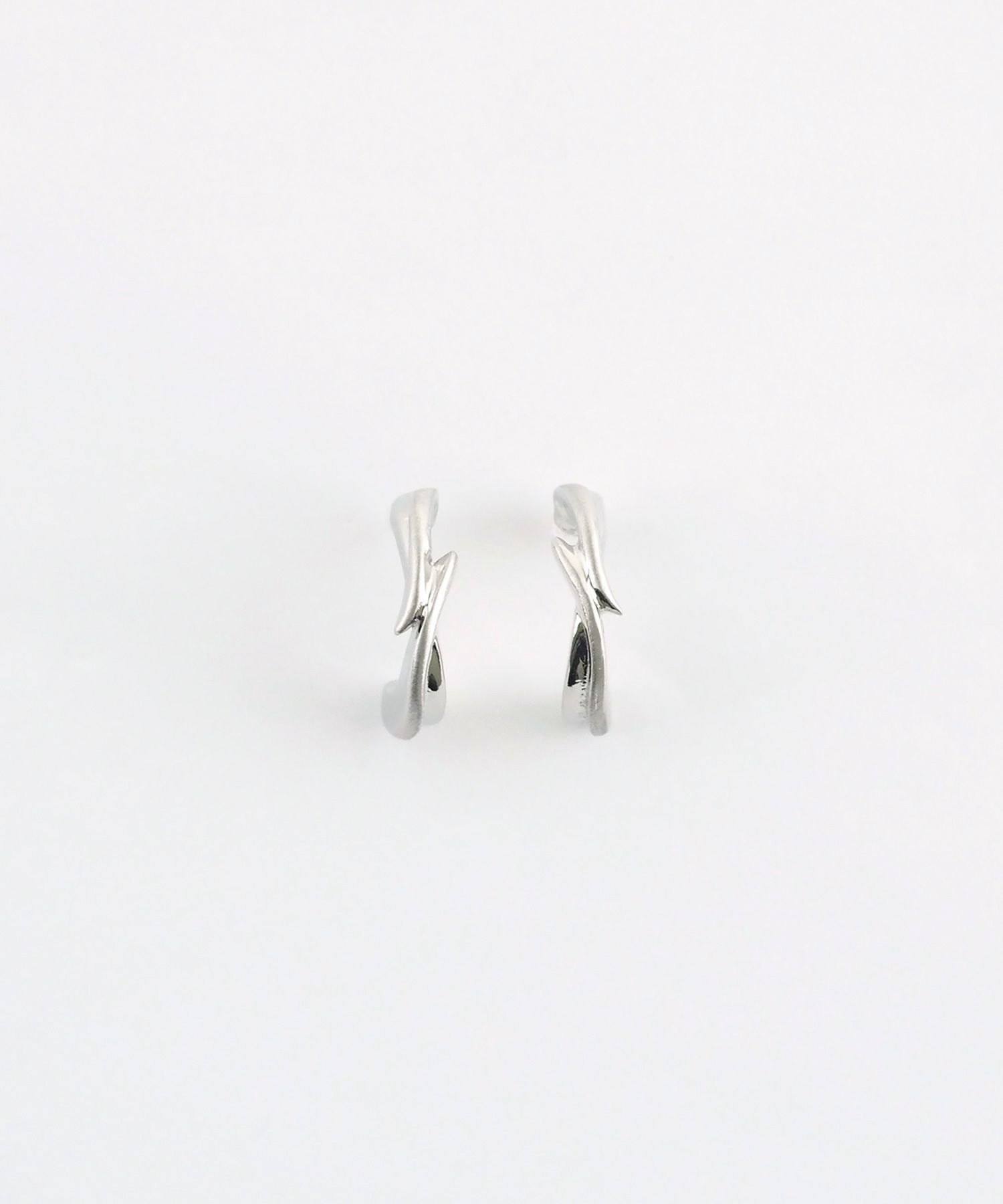 スライドラインフープセラミックポストピアス