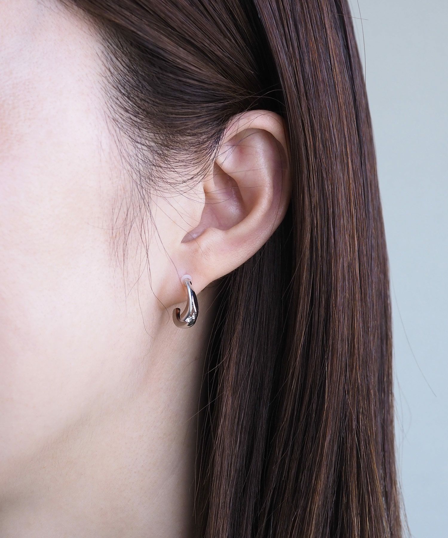 フォールラインフープセラミックポストピアス