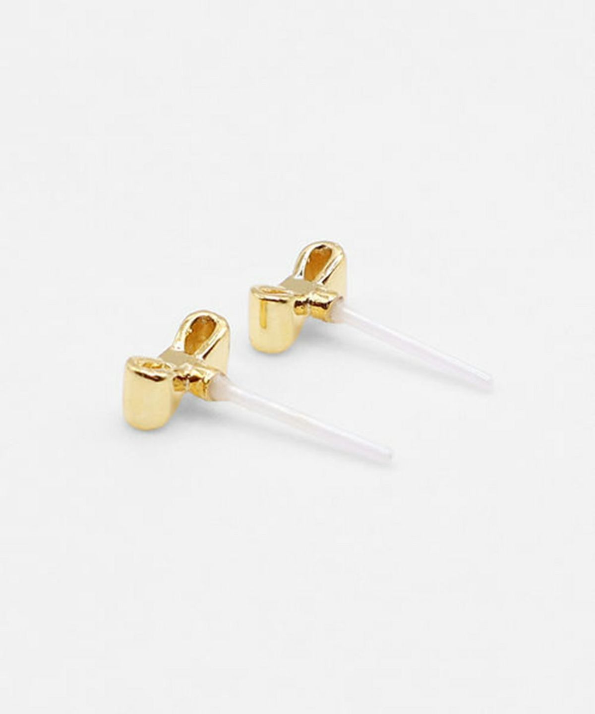 プチリボンセラミックポストピアス