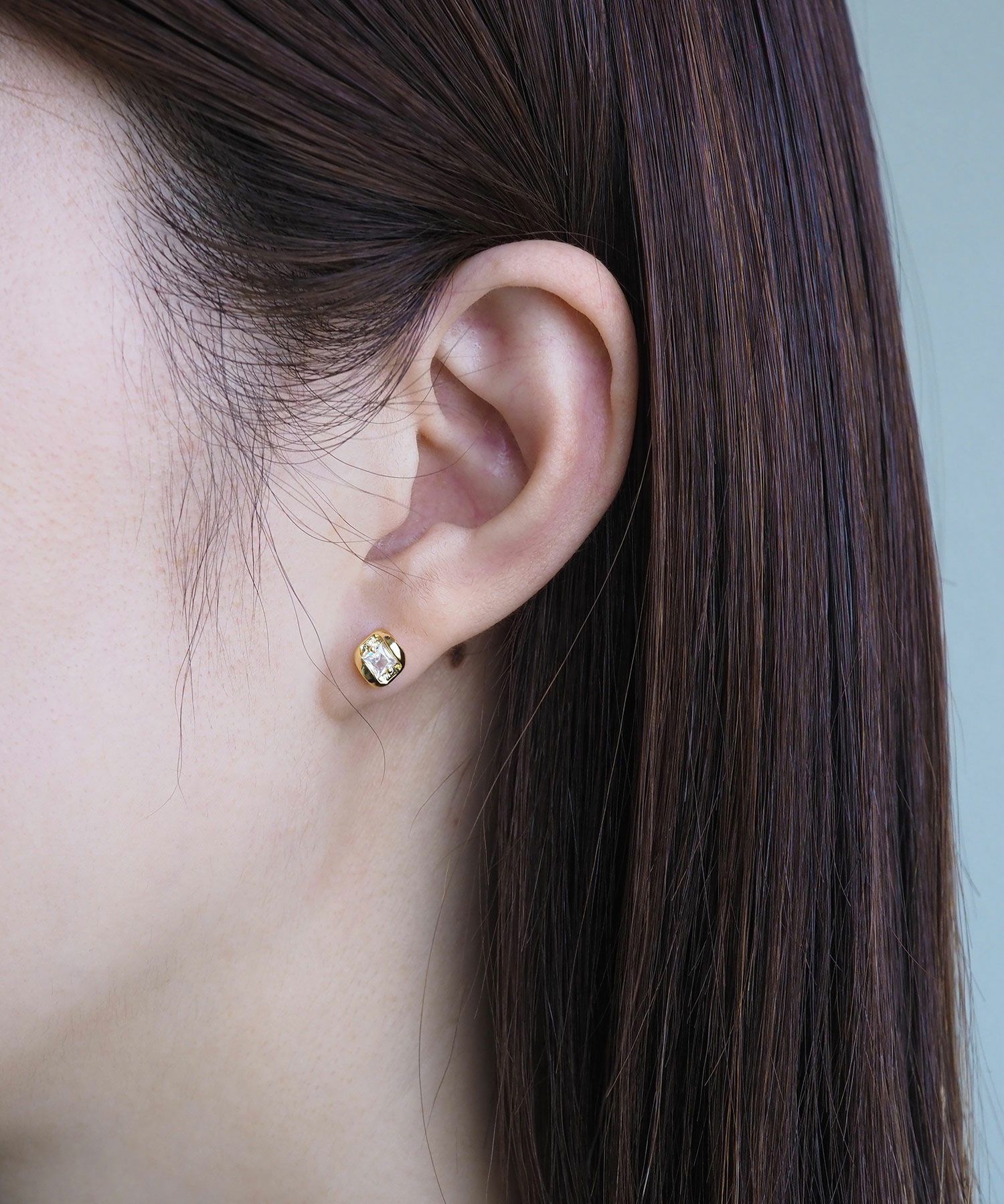 ゴールドフレームセラミックポストピアス