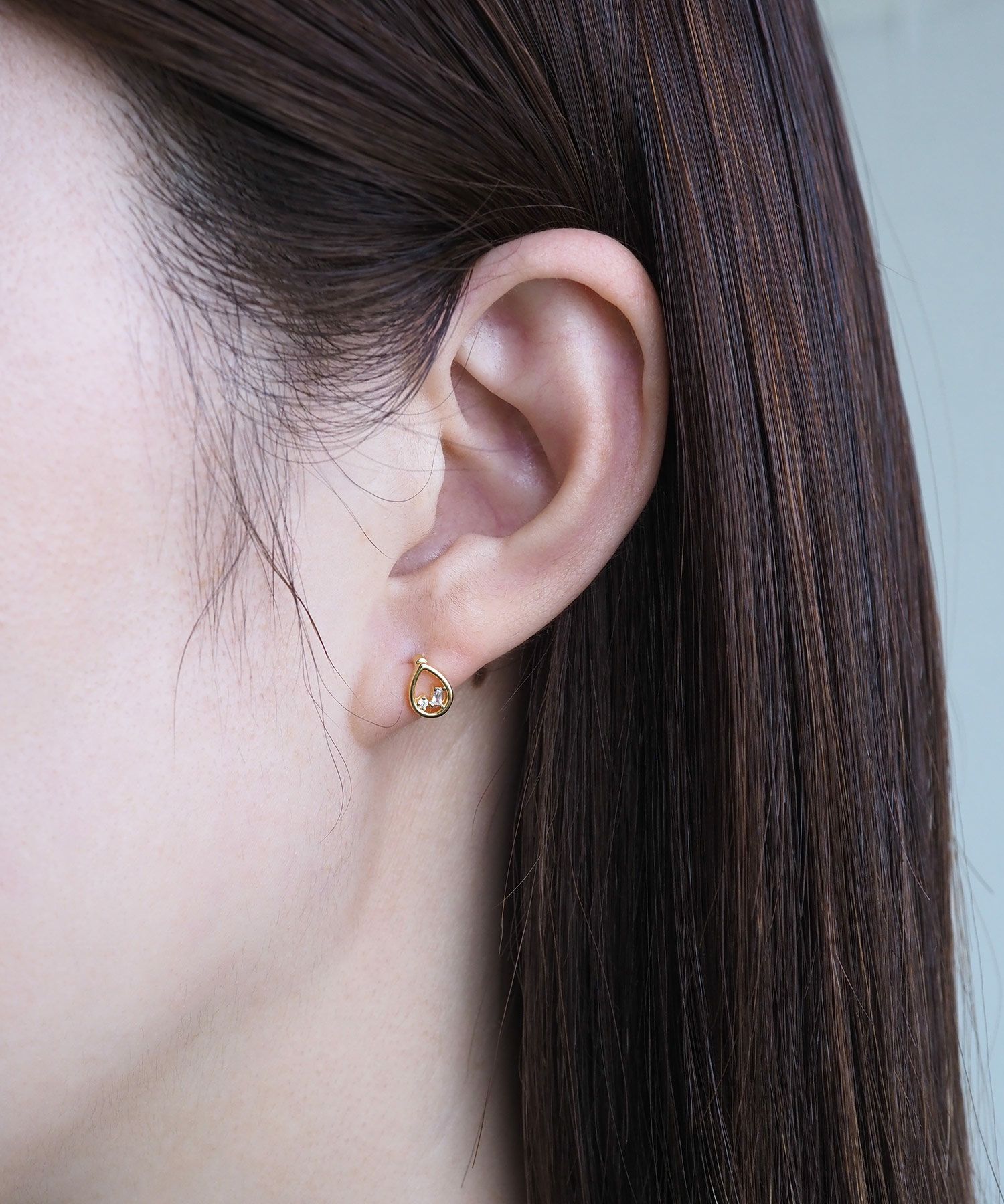 ドロップフレームセラミックポストピアス