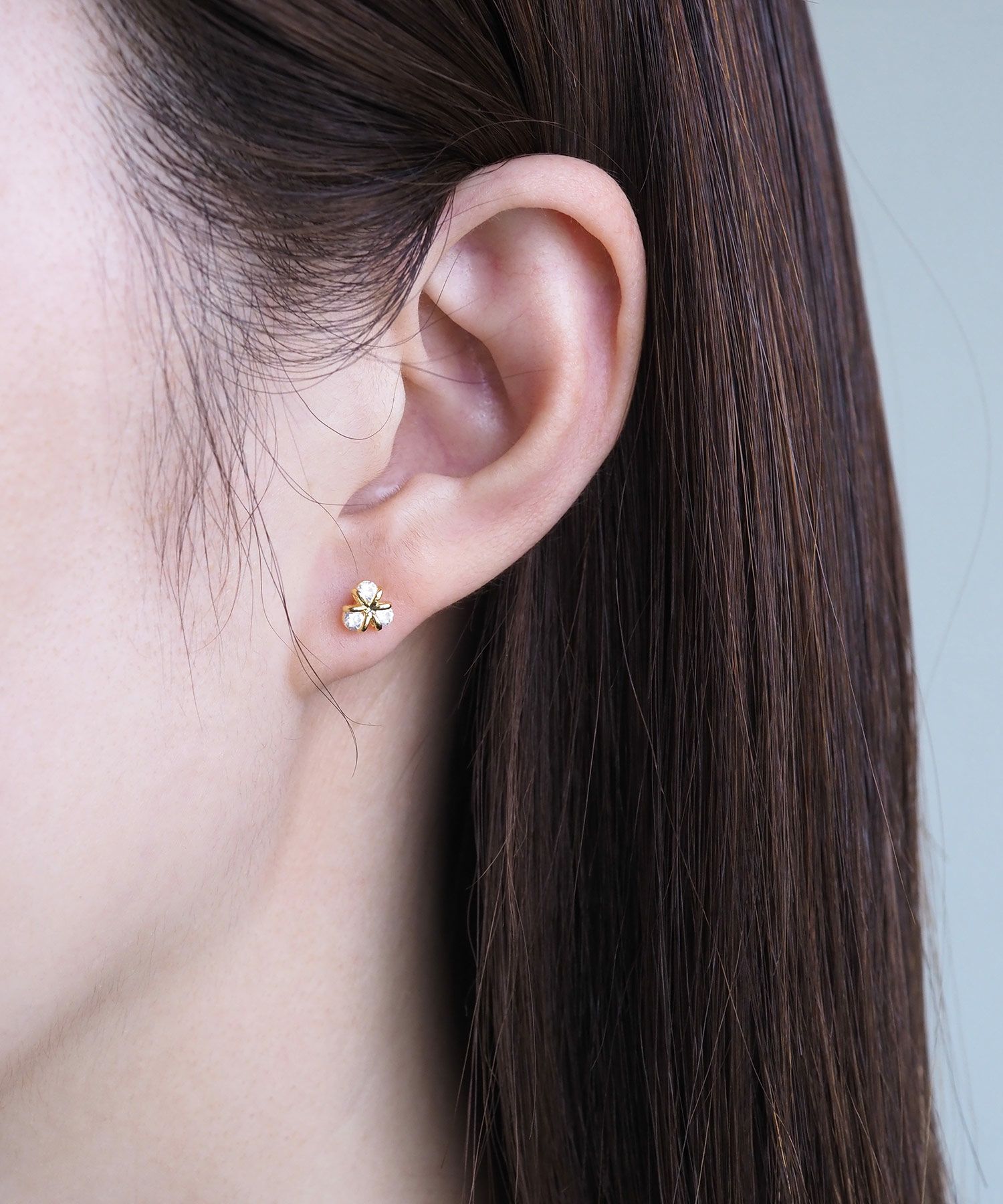 フラワーストーンセラミックポストピアス