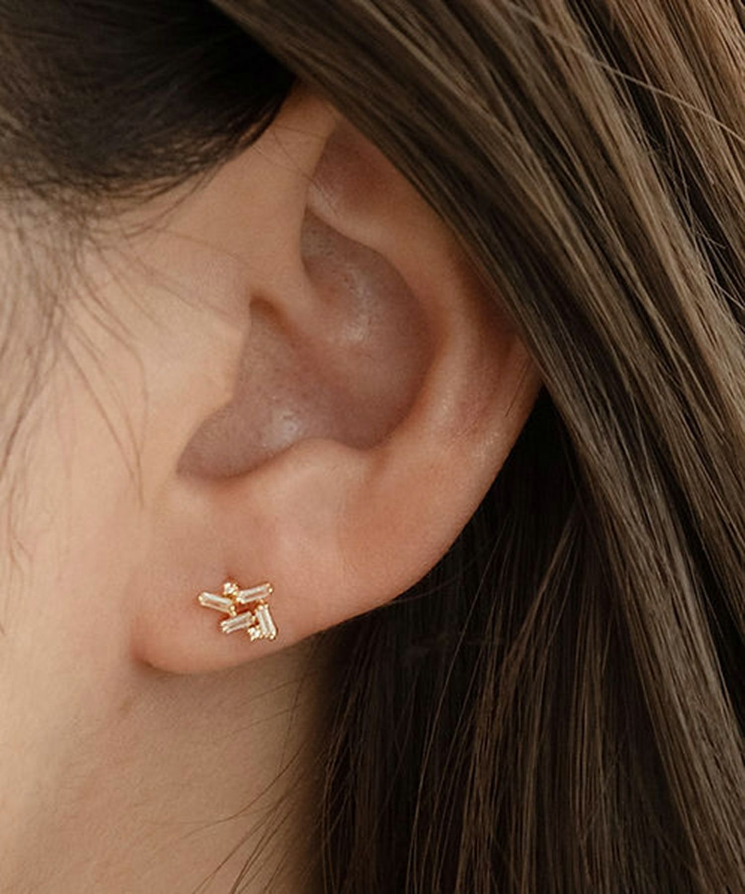 スパークルラインセラミックポストピアス