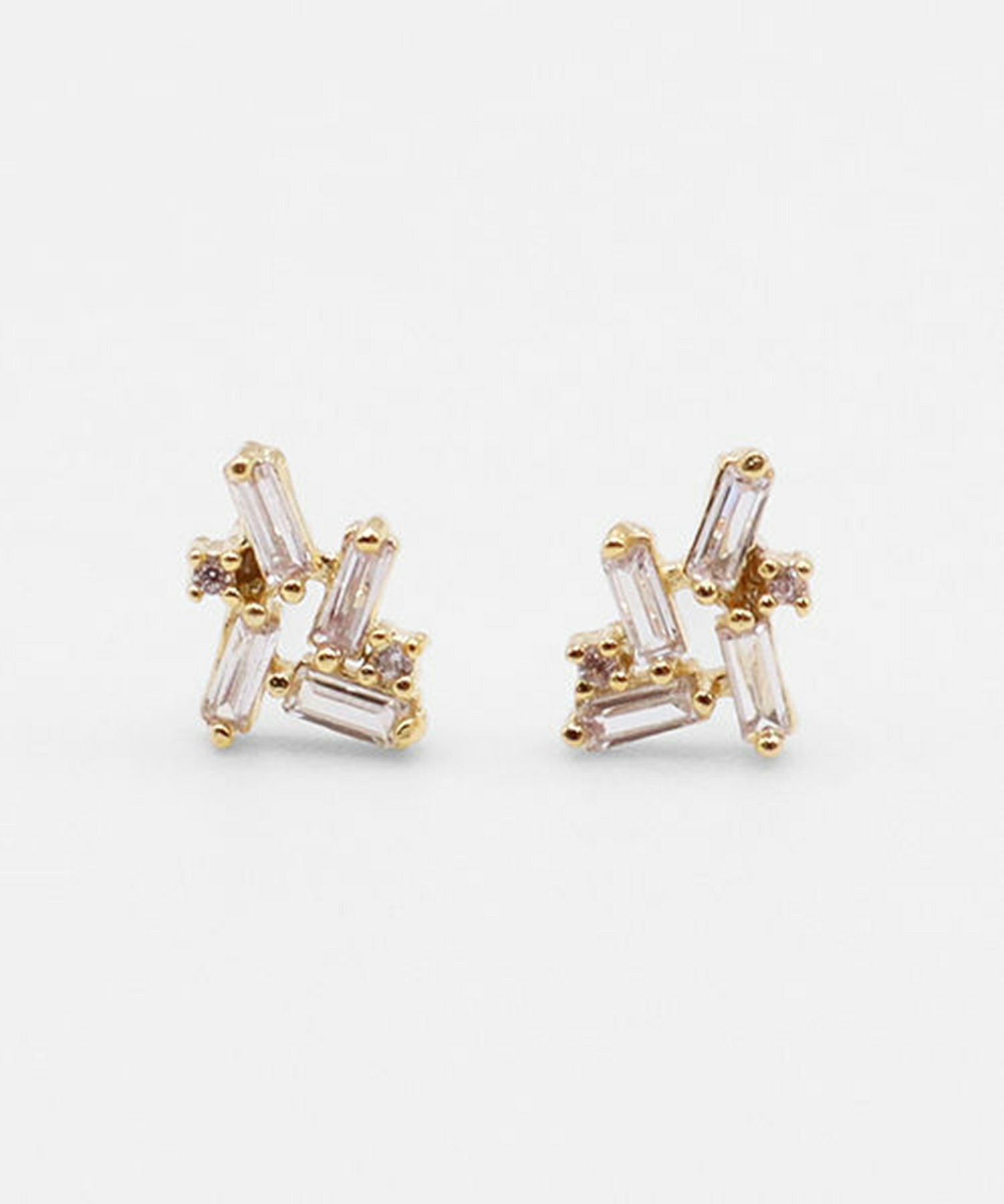 スパークルラインセラミックポストピアス