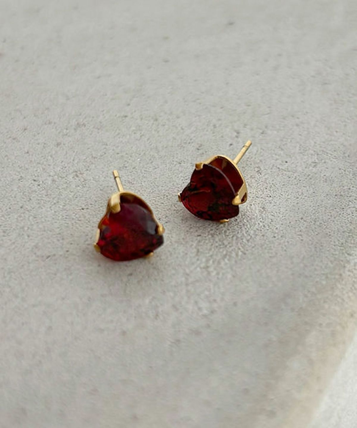 ワングレインキュービックステンレスピアス