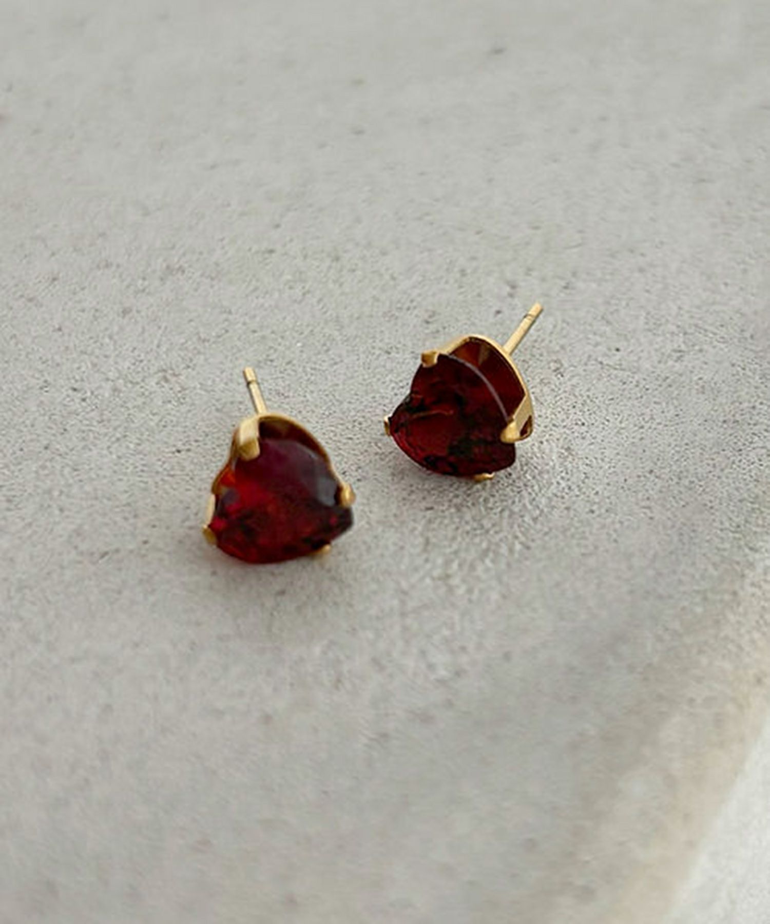 ワングレインキュービックステンレスピアス