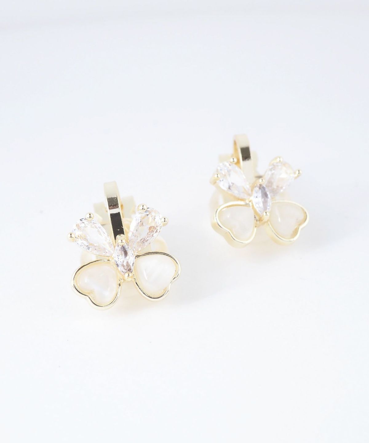 リボンキャッツアイクリップイヤリング